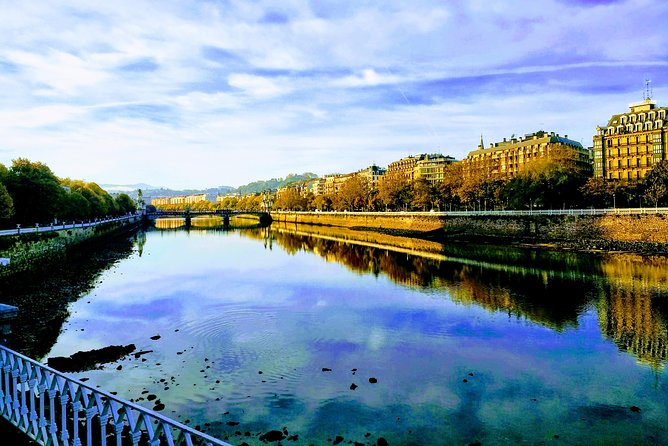 San Sebastian walking tour with pintxo and drink option - Small-Group Dynamics: Why You’ll Want to Ask Questions