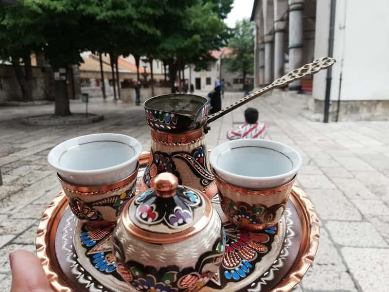 Sarajevo: Grand Walking Tour Through Time and Cultures - Sebilj Fountain and Morića Han: the old town’s meeting point