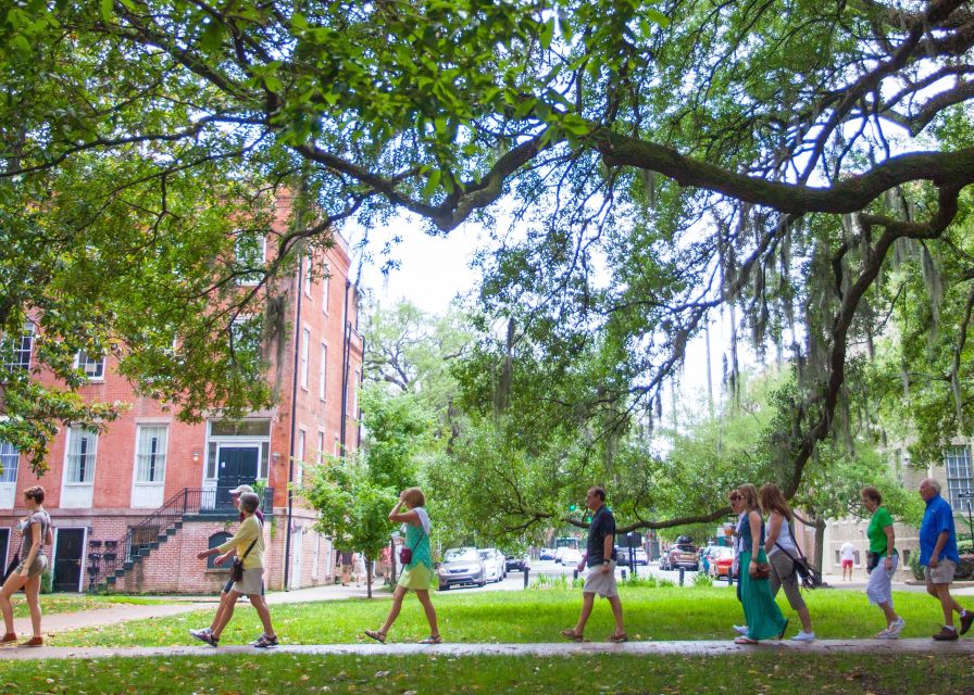 Savannah: Historic District Foodie Walking Tour - How the History Part Feels: Street-Level Context, Not a Lecture