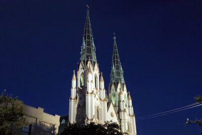 Savannah History and Haunts Candlelit Ghost Walking Tour - Meet at Chippewa Square: A Clear Start Before the Stories