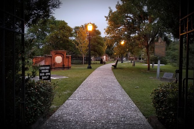 Savannah Supernatural Haunted Walking Tour - Why a 7pm haunted walk fits Savannah so well