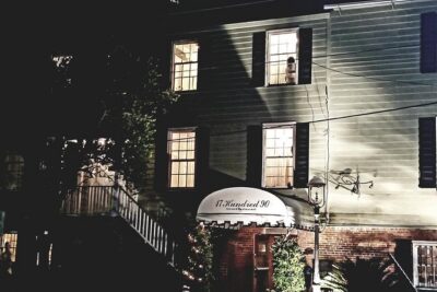 Savannah Supernatural Haunted Walking Tour - Johnson Square: learning the story behind the pretty streets