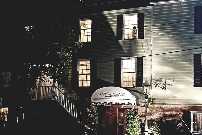 Savannah Supernatural Haunted Walking Tour - Johnson Square: learning the story behind the pretty streets