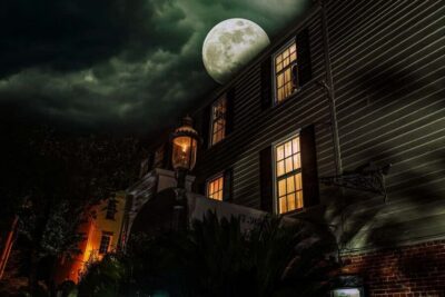 Savannah: Terrors, Ghosts, and Ghouls Walking Tour - What You’ll Actually See: Up to 8 Haunted Downtown Stops