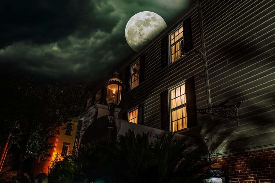 Savannah: Terrors, Ghosts, and Ghouls Walking Tour - What You’ll Actually See: Up to 8 Haunted Downtown Stops