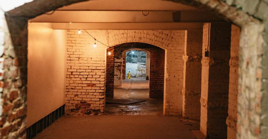 Seattle: Guided Underground Walking Tour - Three Underground Passageways from the 1890s