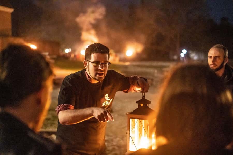 Seattle: Terrors and Ghosts Guided Walking Tour - Rain or shine, lanterns and layers: what to wear