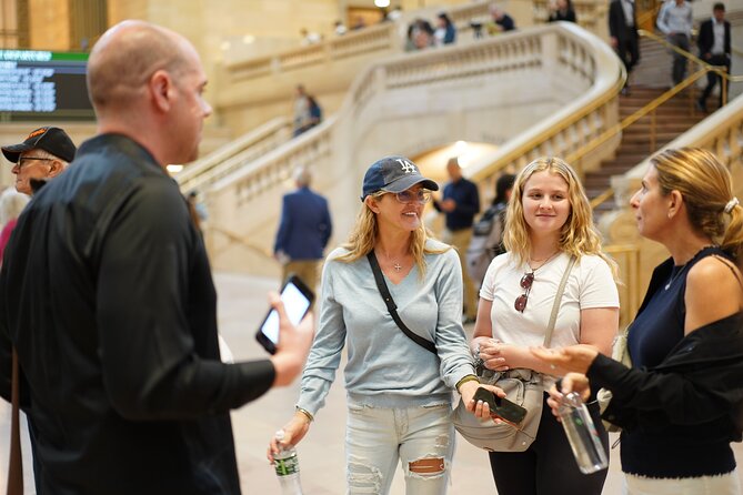 Secrets of Grand Central Station Walking Tour New York City - Spotting skyline neighbors: Chrysler clock and the MetLife view