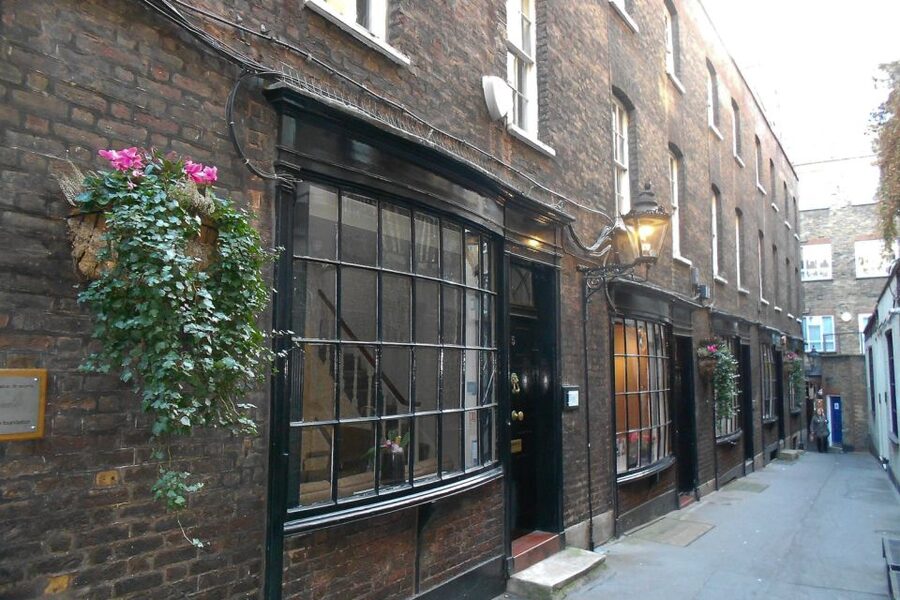 Secrets of London Walking Tour - The Tiny Police Station: A Small Building With a Big Role