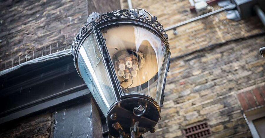 Secrets of London Walking Tour - The Tour’s Secret Sauce: Tiny Stops, Big Stories