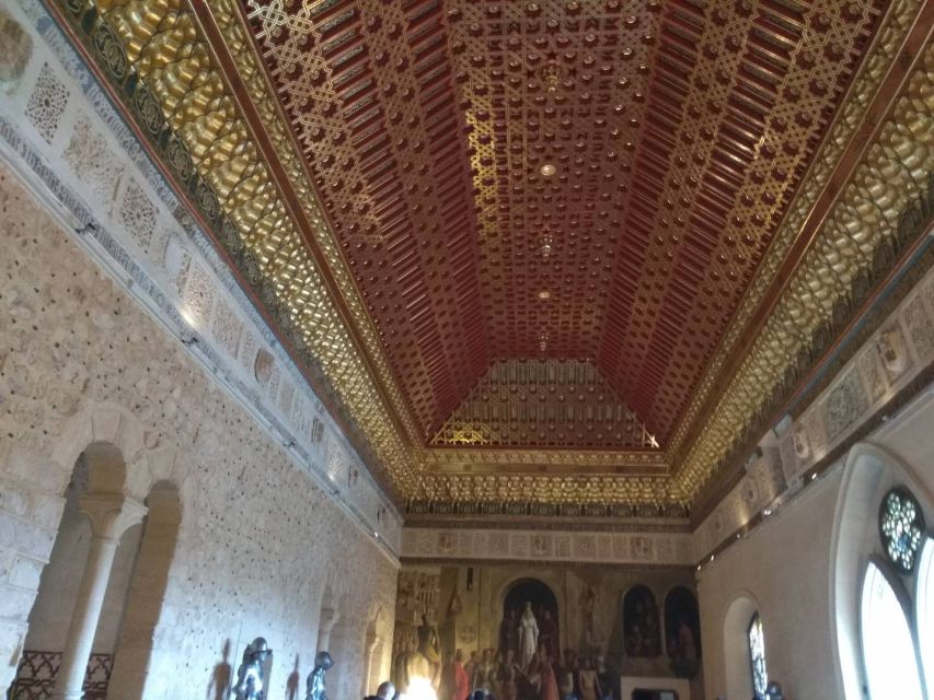 Segovia: Guided Walking Tour with Cathedral & Alcázar Entry - Key things to know before you go