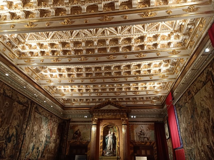Segovia: Guided Walking Tour with Cathedral & Alcázar Entry - Who this tour suits best (and who might want a different style)