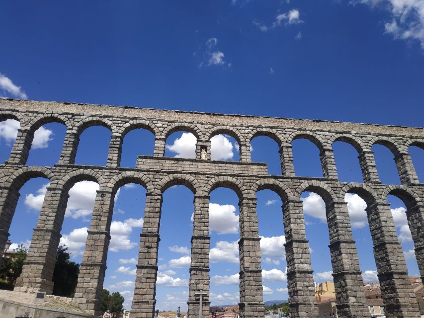 Segovia: Guided Walking Tour with Cathedral & Alcázar Entry - Getting inside the Cathedral of Segovia: what the guide helps you notice