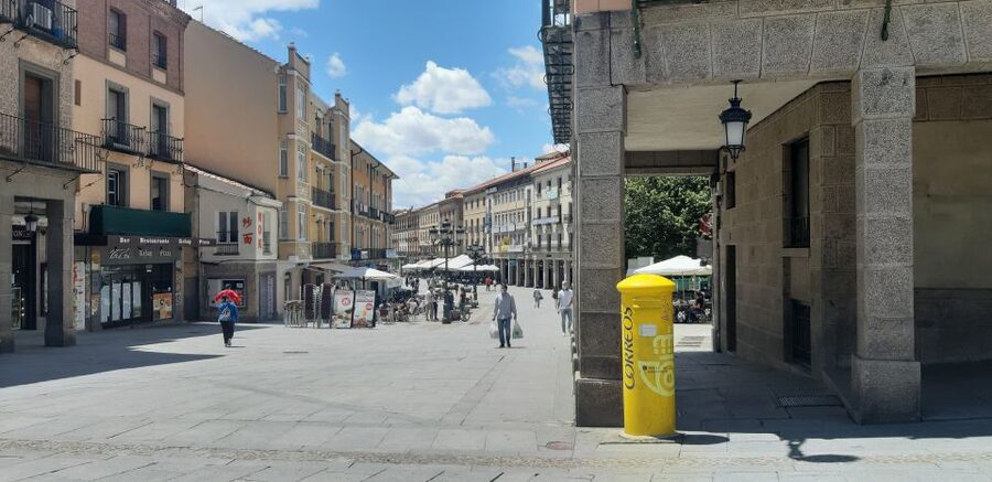 Segovia: Guided Walking Tour with Cathedral & Alcázar Entry - Price and value: what $32 really buys you in Segovia
