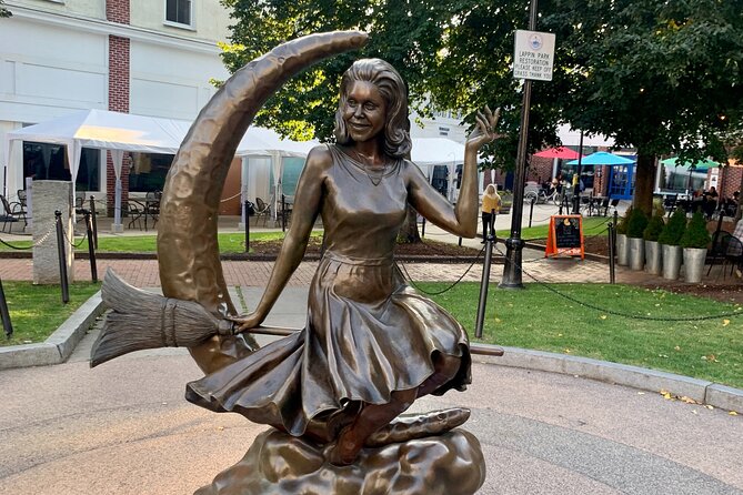 Self-Guided Smartphone Ghost Walking Tour in Salem - A Salem ghost walk you control from your phone