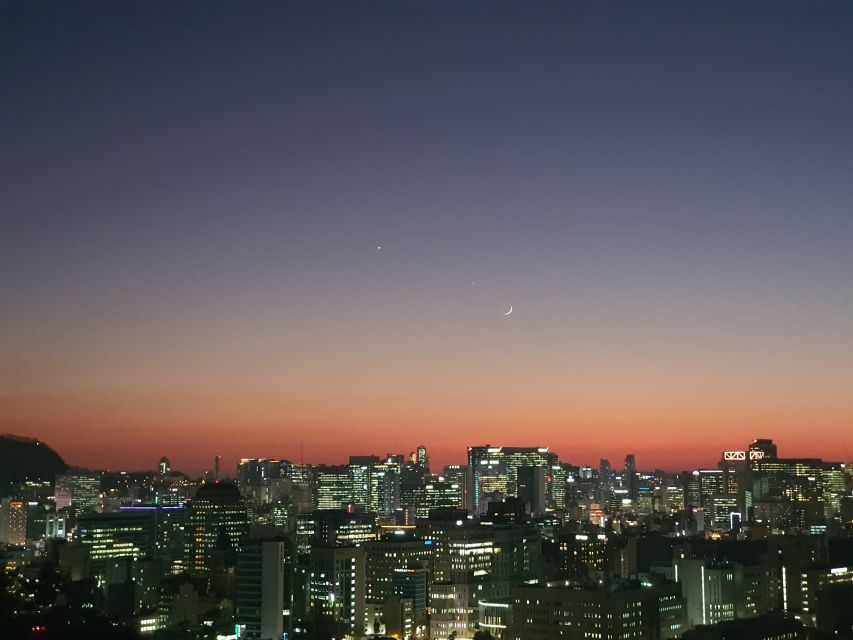 Seoul: Nighttime Hidden Gems Walking Tour - Guides, microphones, and question time: why the human part matters