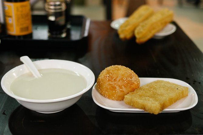 Shanghai Breakfast Walking Tour of Former French Concession - A 3-hour Shanghai breakfast walk that makes the city make sense