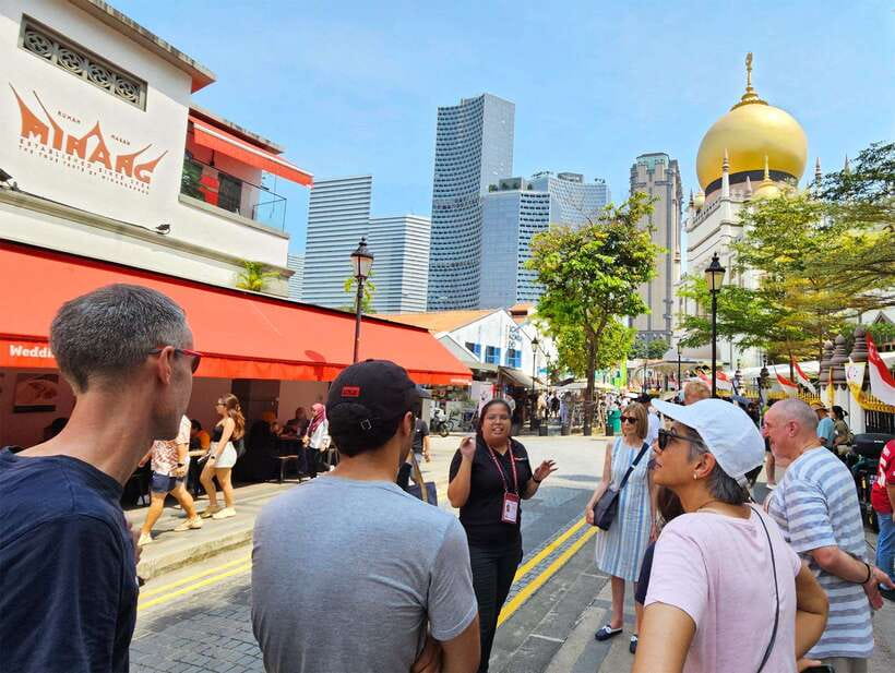 Singapore: Chinatown and Little India Guided Walking Tour - Why the licensed guide changes the whole experience (photos + real context)