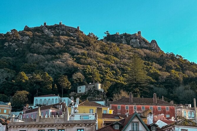 Sintra Walking Tour: Romantic Village & Palaces - Moorish Fountain and the Historic Center: The Sintra vibe in one loop