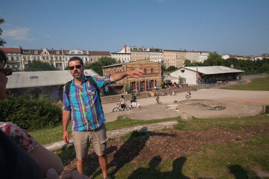 Small Group Walking Tour: "Wild Kreuzberg" - Oberbaumbrücke: the East–West bridge moment on foot