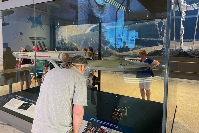 Smithsonian Museums Walking Tour with Reserved Air & Space Entry - The walking plan: about 2 miles, moderate fitness, and smart pacing