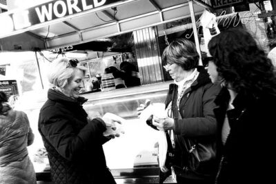 SoHo, Little Italy, and Chinatown Walking Tour in New York - Stop 1 in SoHo: Cast-Iron Architecture and Street-Level History