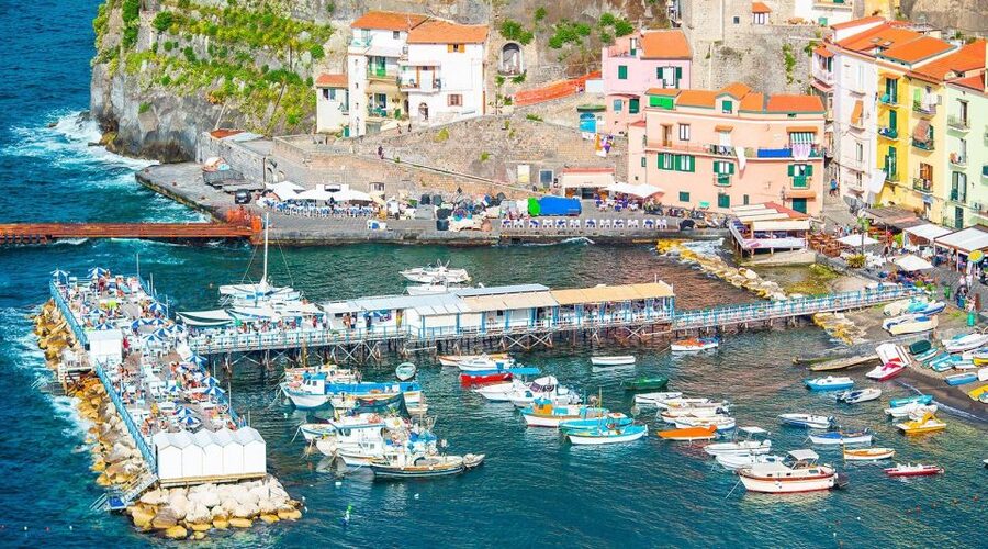 Sorrento: Guided Walking Tour & Limoncello Tasting - Entering Sorrento’s historic center (without a map in your hand)