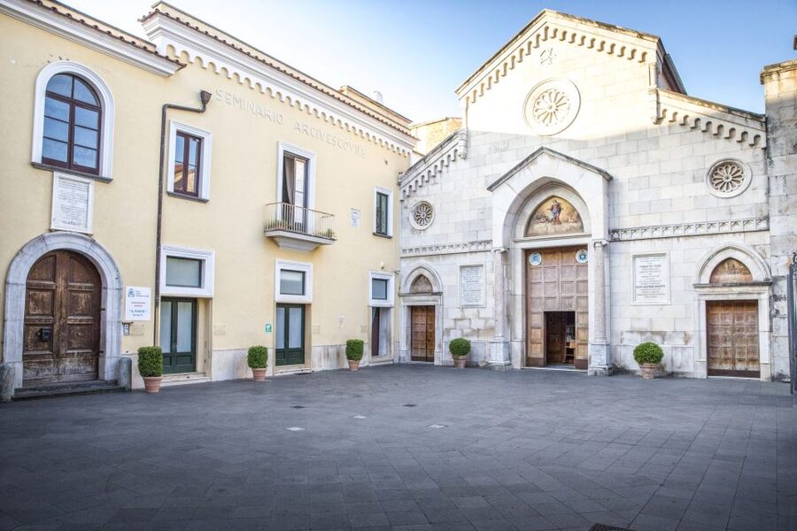 Sorrento: Guided Walking Tour & Limoncello Tasting - Sorrento inlay: learning the craft behind the famous decoration