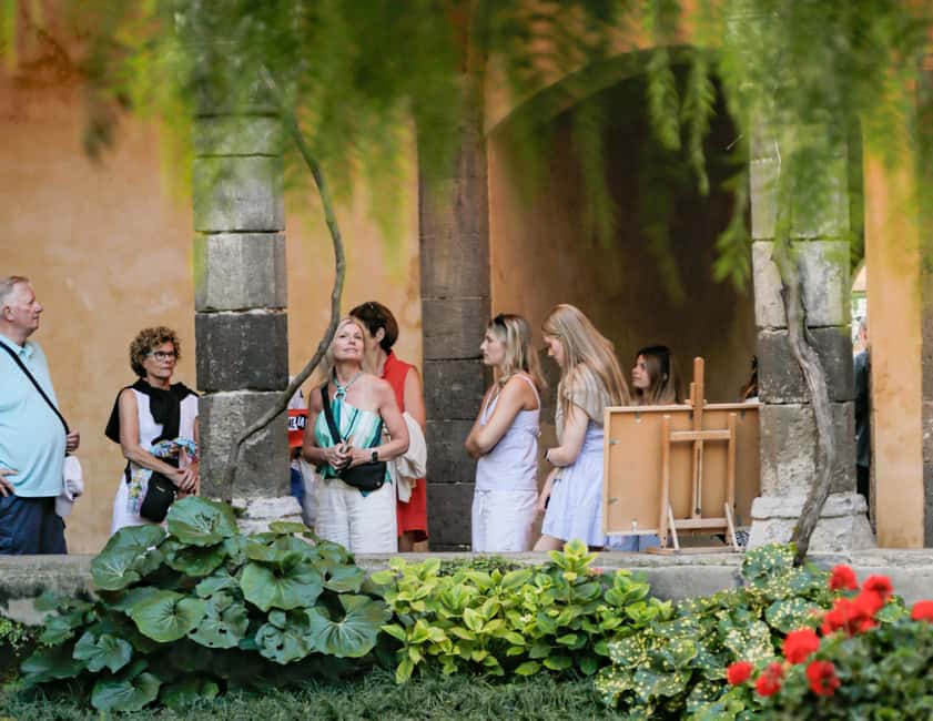 Sorrento: Guided Walking Tour & Street Food Experience - Walking streets with artisan clues: sandals, inlaid woodwork, and local trades