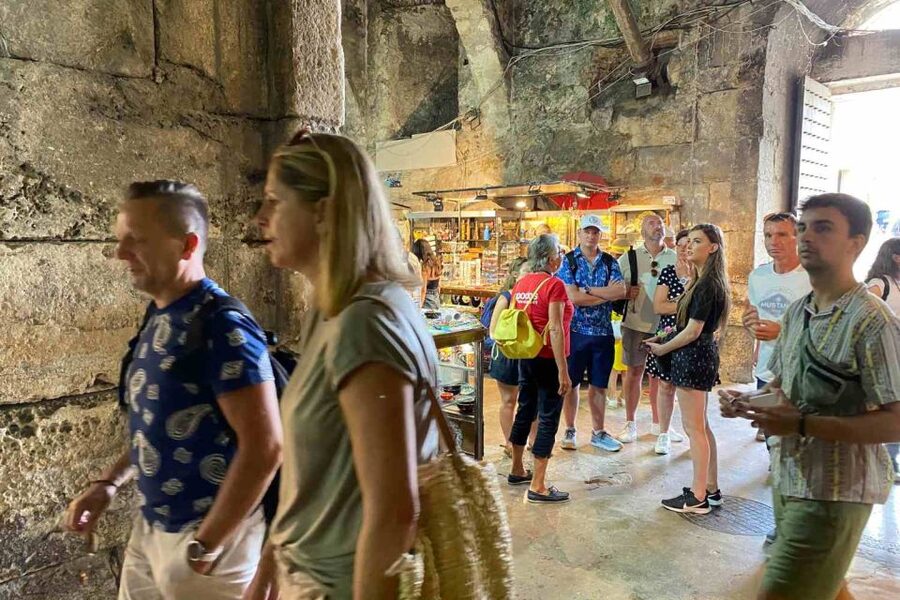 Split: Diocletian Palace & Old Town Guided Walking Tour - Peristyle Courtyard and the Palace Spaces People Miss