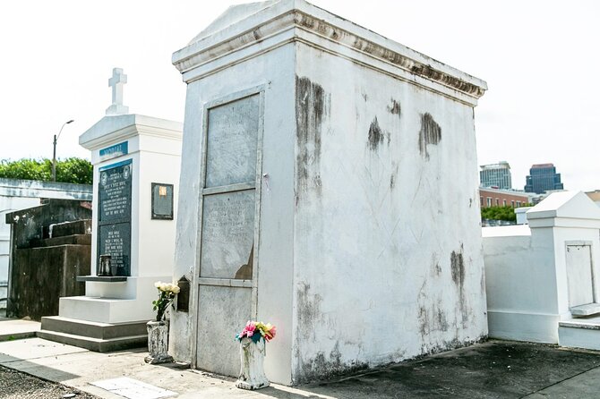 St. Louis Cemetery No. 1 Official Walking Tour - Weather and comfort: what to plan for