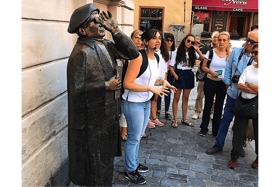 Stockholm Gamla Stan: Old Town Walking Tour with Local Guide - Royal Palace finish: seeing monarchy up close