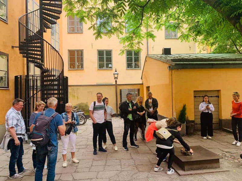 Stockholm: Guided Historic Old Town Walking Tour with Local - Birger Jarl to Riddarholmen: starting with power and water views