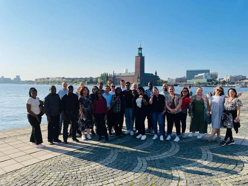 Stockholm: Guided Historic Old Town Walking Tour with Local - Gustav Vasa and the power of statues in the street