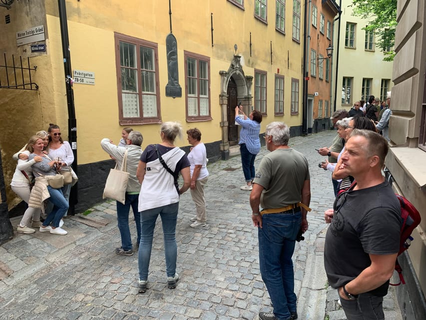 Stockholm: Guided Historic Old Town Walking Tour with Local - The narrowest alley, and why Mårten Trotzigs Gränd is a must
