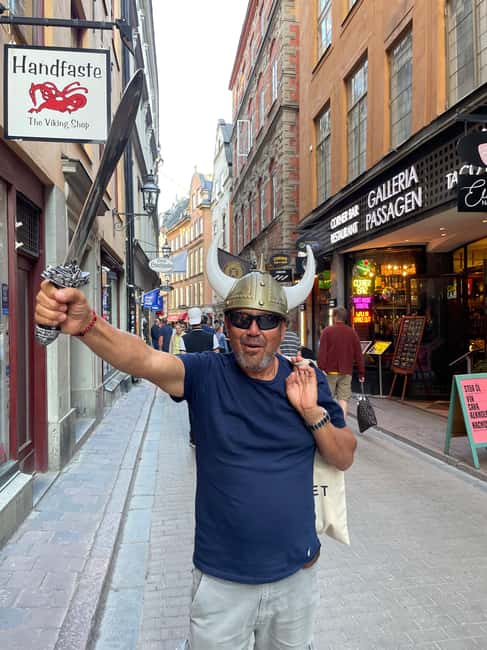 Stockholm: Guided Historic Old Town Walking Tour with Local - Two hours in Gamla Stan: pace, stops, and how the photos help