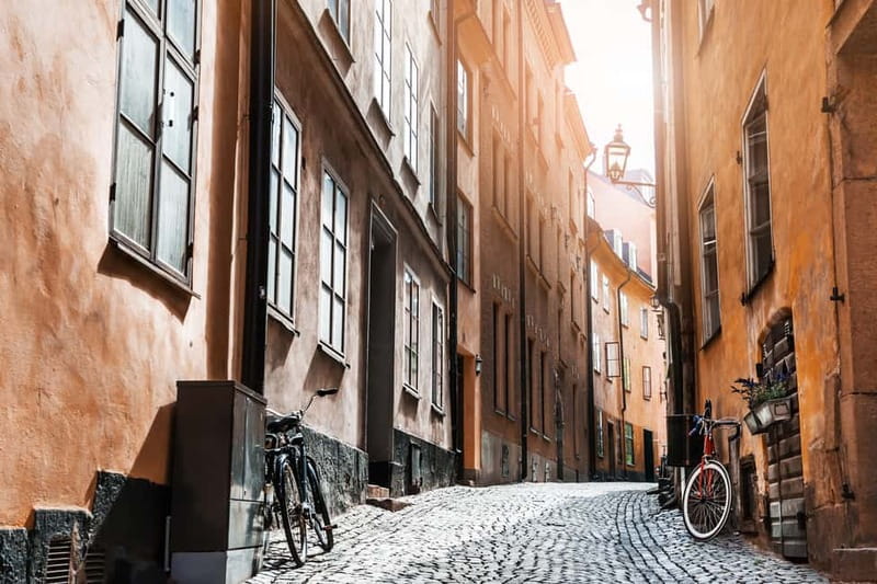 Stockholm: Old Town Historical Walking Tour, small group - Main Square, Old Streets, and Why Cobblestones Matter