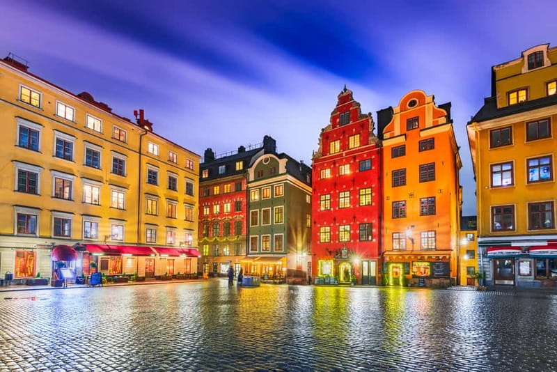 Stockholm: Old Town Historical Walking Tour, small group - Meeting at Mynttorget and Using the First 15 Minutes Well