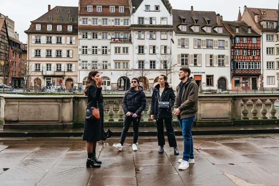 Strasbourg: Traditional Food Walking Tour with Tastings - Starting at Place d’Austerlitz: the easiest way to meet up
