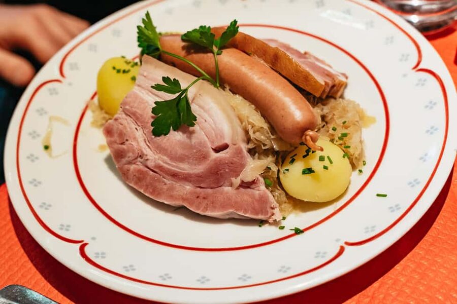 Strasbourg: Traditional Food Walking Tour with Tastings - Fortwenger Strasbourg cathedrale area: your first sightseeing-and-tasting rhythm