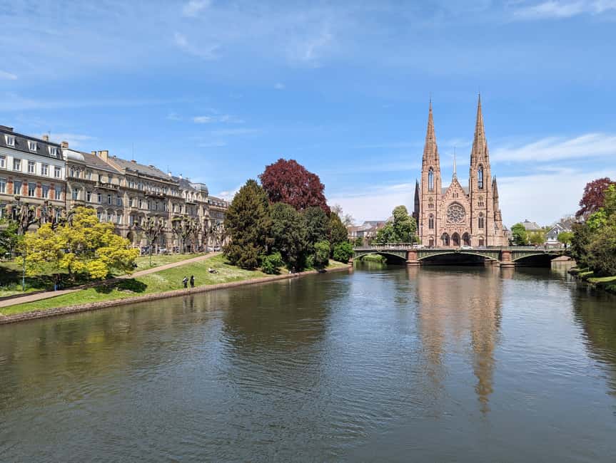 Strasbourg: Walking Tour with Local Guide - Tonneliers District Stroll: Bars, Restaurants, and Local Rhythm