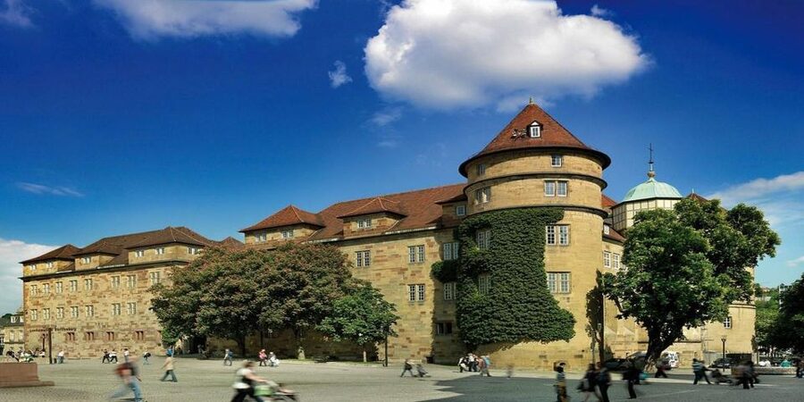 Stuttgart: City Highlights - Guided Walking Tour - The baroque New Palace: learning to look at ornate details