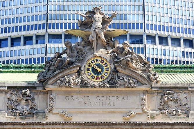 Superheroes in New York Walking Tour - Kryptonite, Batman’s survival, and an Avengers keepsake