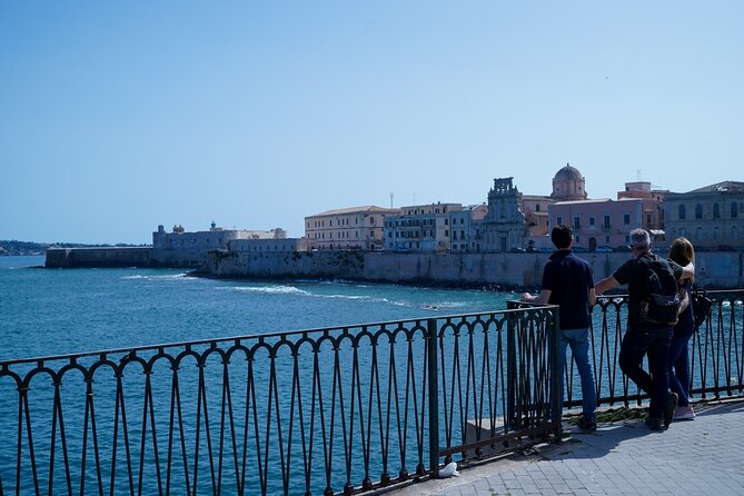 Syracuse, Ortigia and Noto walking tour from Catania - Mercato di Ortigia: A Small Stop That Often Becomes the Fun Part