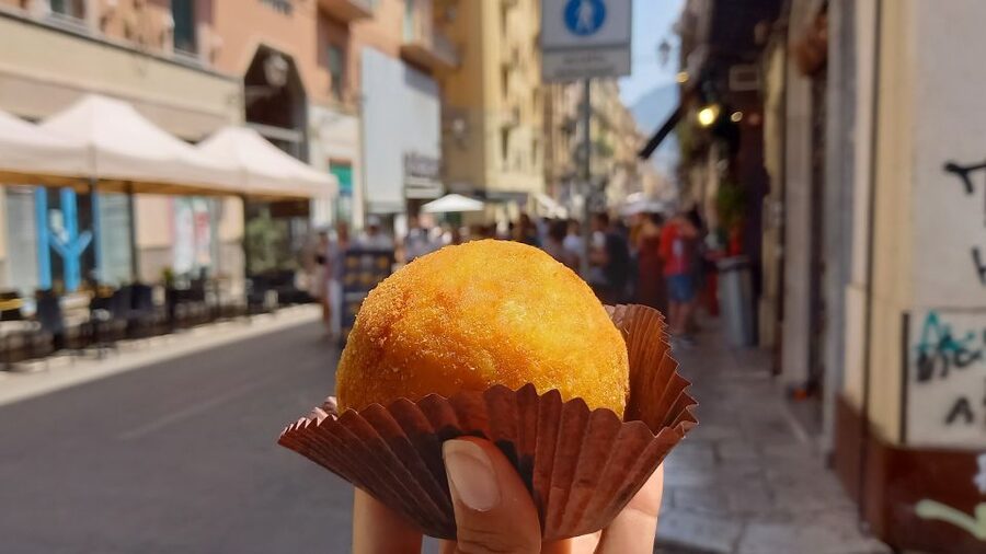 Syracuse: Street Food Walking Tour in Ortigia with Tastings - Cathedral of Syracuse and Dessert: Where the Tour Gets Sweet