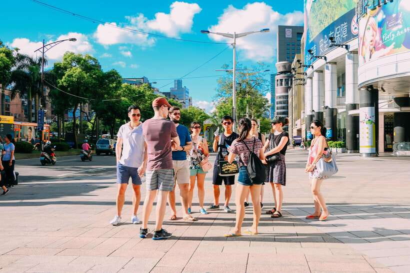 Taipei: Old Town Walking Tour - National Taiwan Museum Stop: Photos First, Then Context