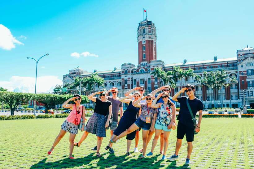Taipei: Old Town Walking Tour - Meeting at NTU Hospital MRT and Getting a Feel for the Pace