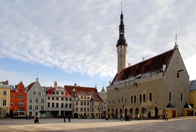 Tallinn: Guided Old Town Historical Walking Tour - Danish King’s Garden, Lühike jalg gate tower, and Pikk tänav: the quiet streets route