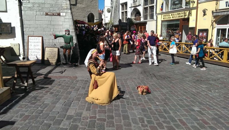 Tallinn: Medieval Walking Tour - Starting at Raekoja 1: why the meeting spot matters