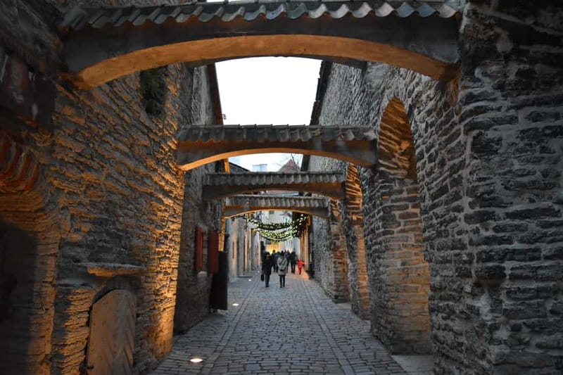 Tallinn: Medieval Walking Tour - Town Hall Square to the Town Hall Pharmacy: marzipan with a medieval backbone